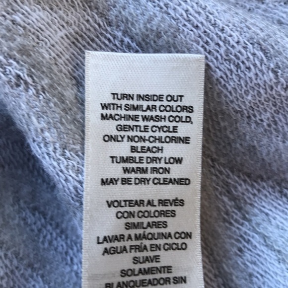 Chico’s Weekends gray and white zebra-striped high-low 3/4-sleeve top - Picture 8 of 8